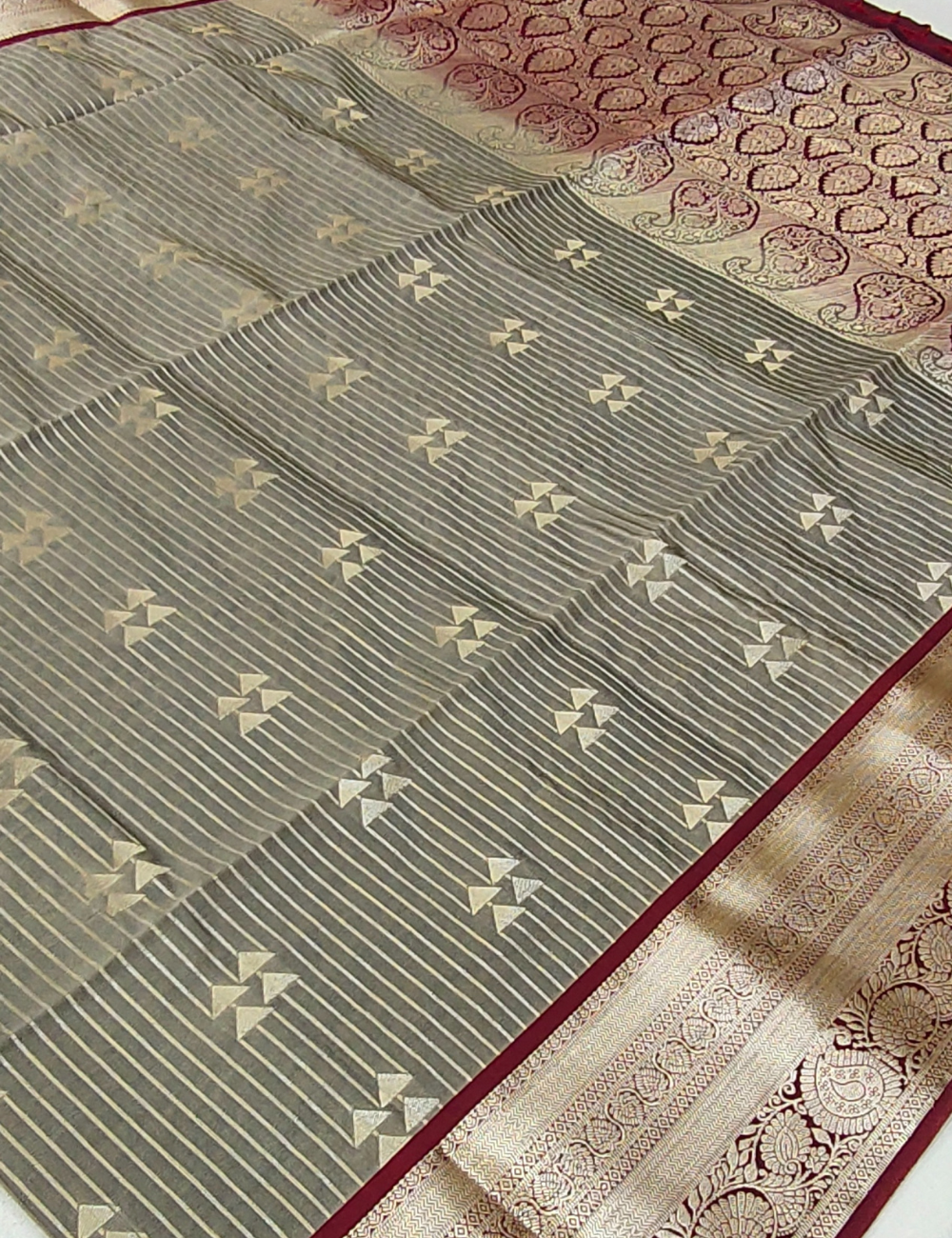 Geometric triangle motifs with stripes cool Grey soft silk