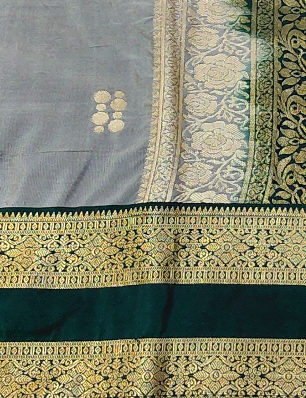 Coin chain motifs with Rettapet border cool grey colour soft silk