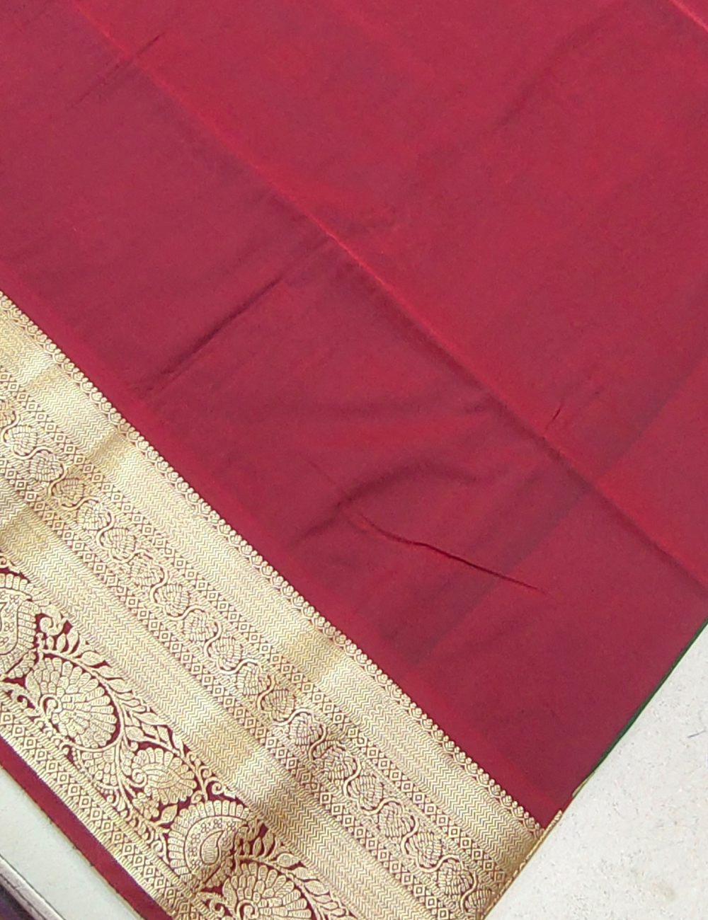 Geometric triangle motifs with stripes cool Grey soft silk