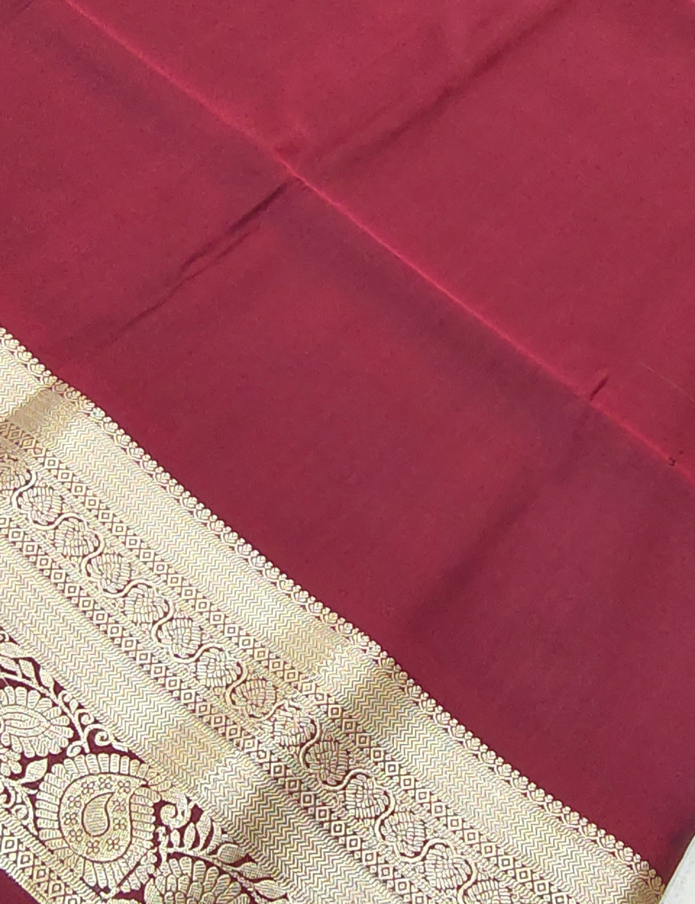 Geometric triangle motifs with stripes Black colour soft silk