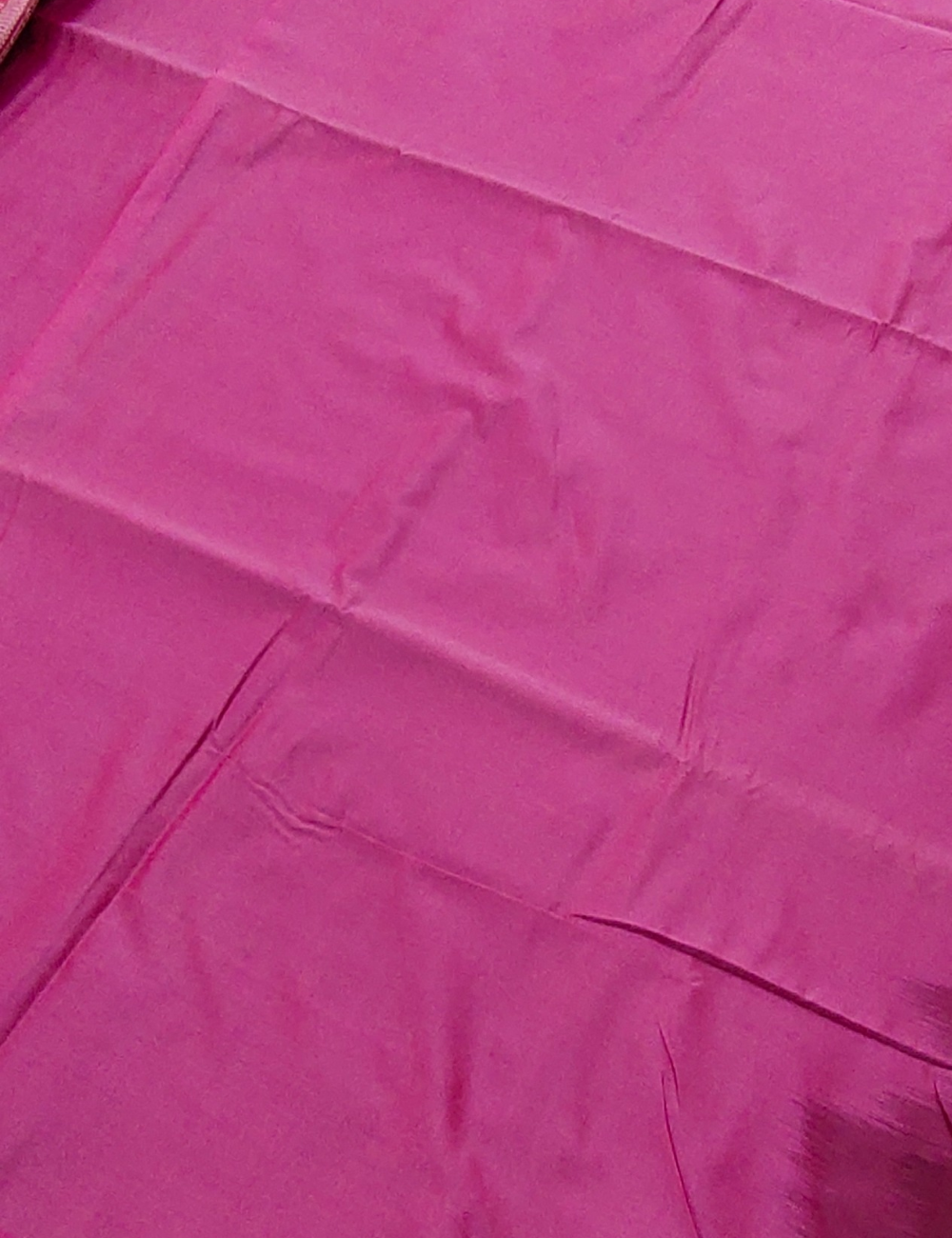 Checked Peacock Motifs With Dark Green Borderless Soft Silk Saree