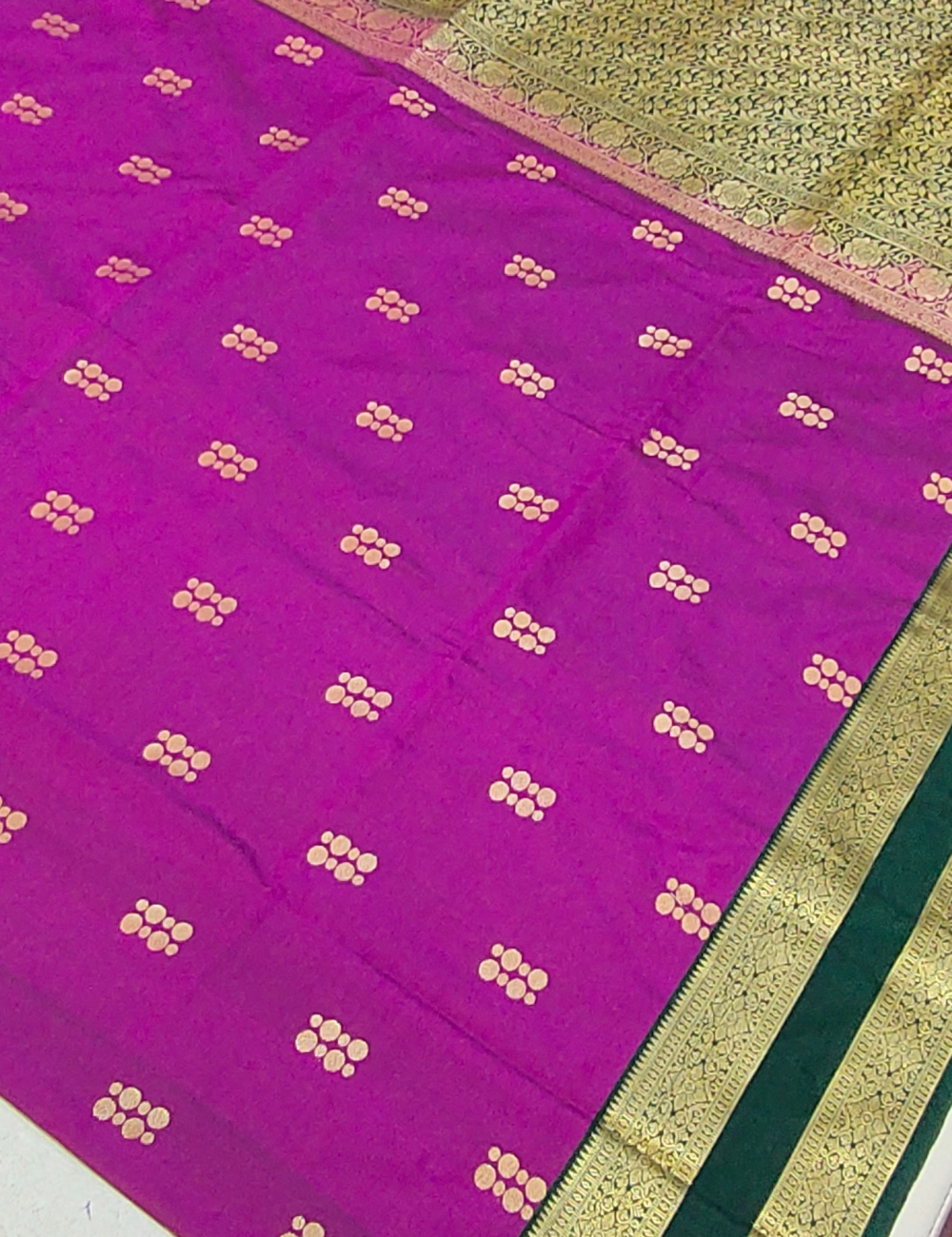 Coin chain motifs with Rettapet border Dark magenta colour soft silk