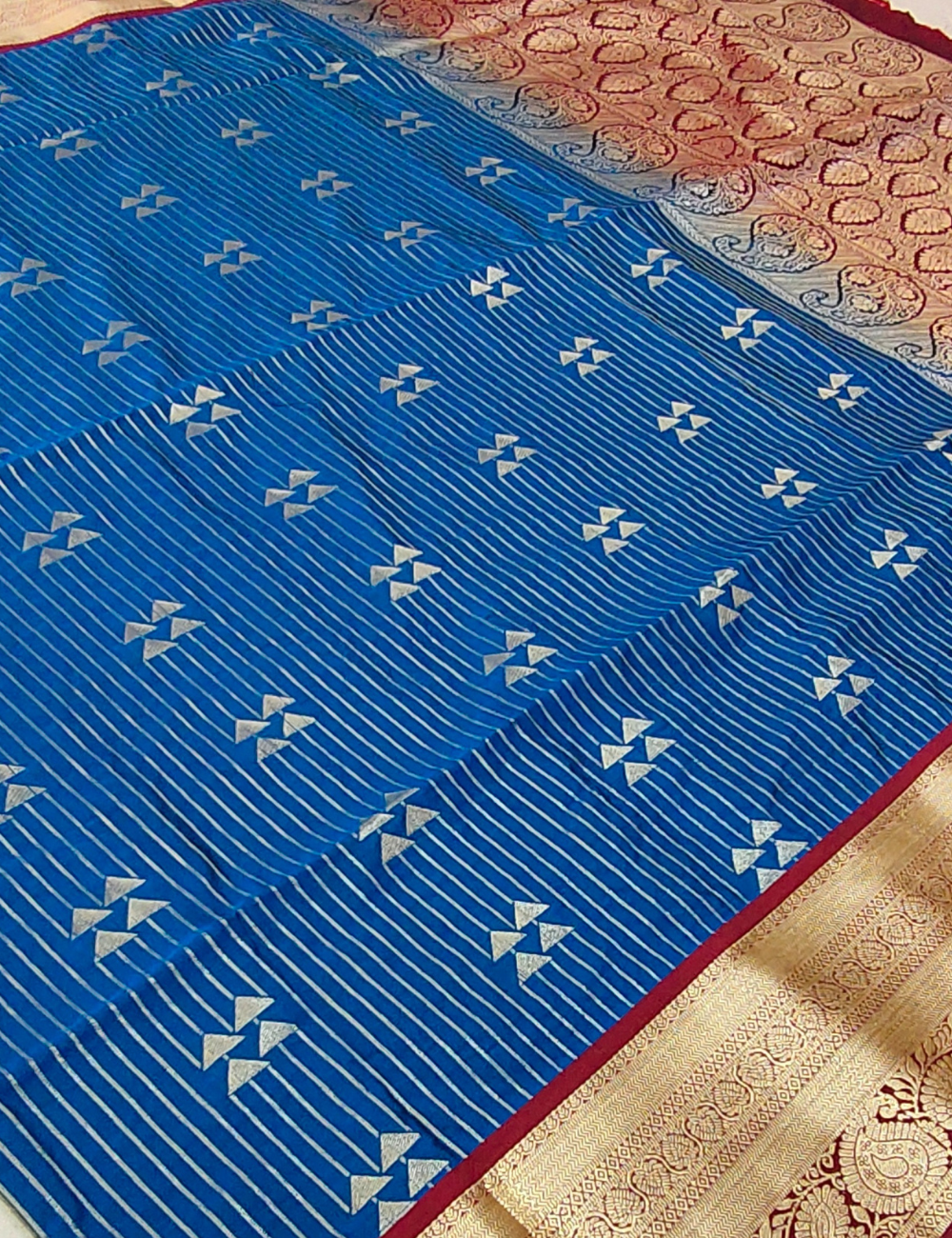 Geometric triangle motifs with stripes Blue colour soft silk