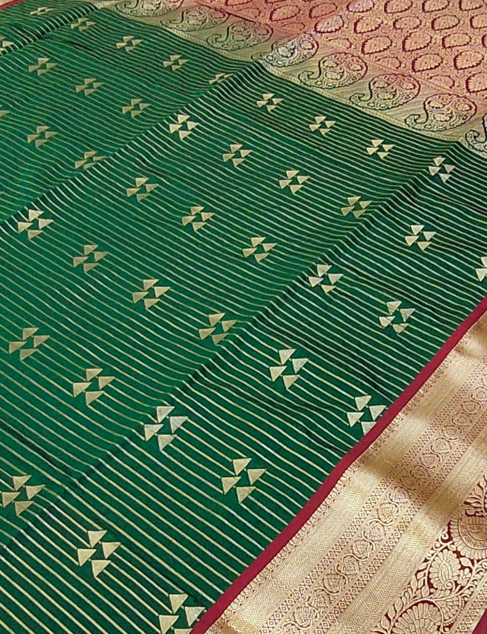 Geometric triangle motifs with stripes dark Green soft silk