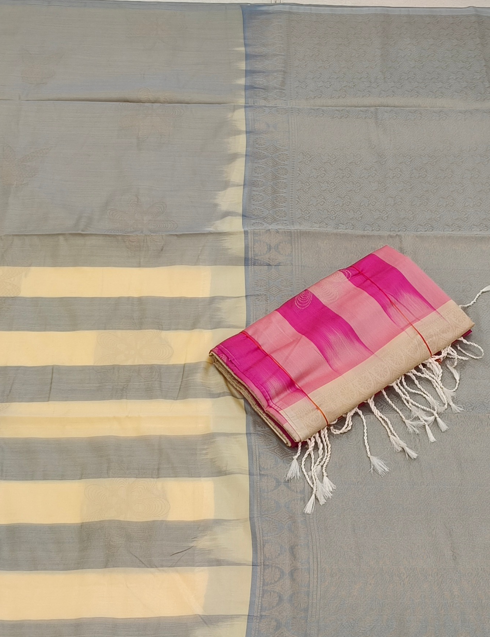 Rabbit motifs With Silver Grey and Pink Combo Offers Soft Silk Sarees