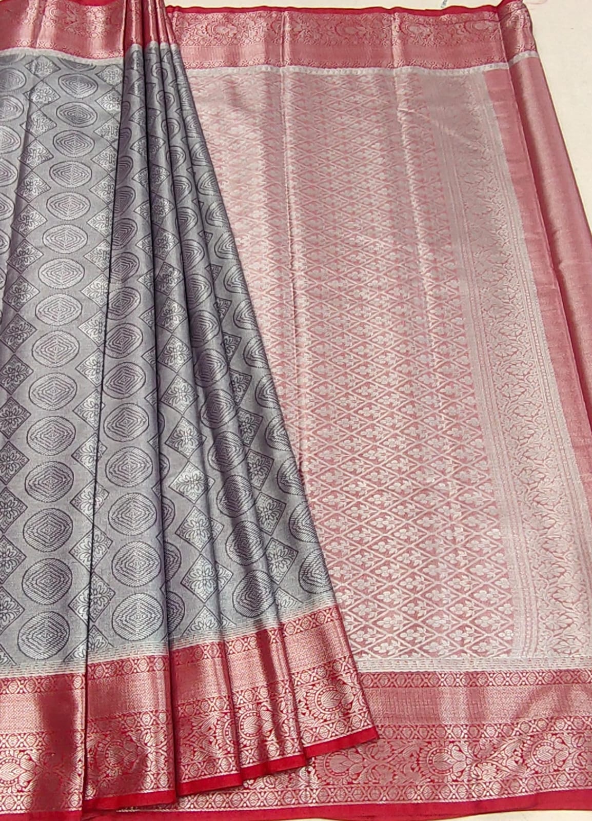 Circular Motifs Cool Grey Dual Tone Tissue Silk Saree